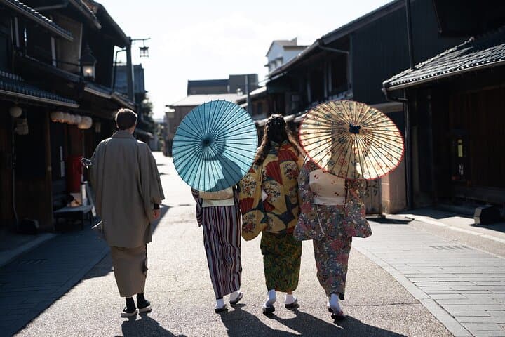 Lantern and Mini Japanese Umbrella Painting with Artisan Visit — photo 4