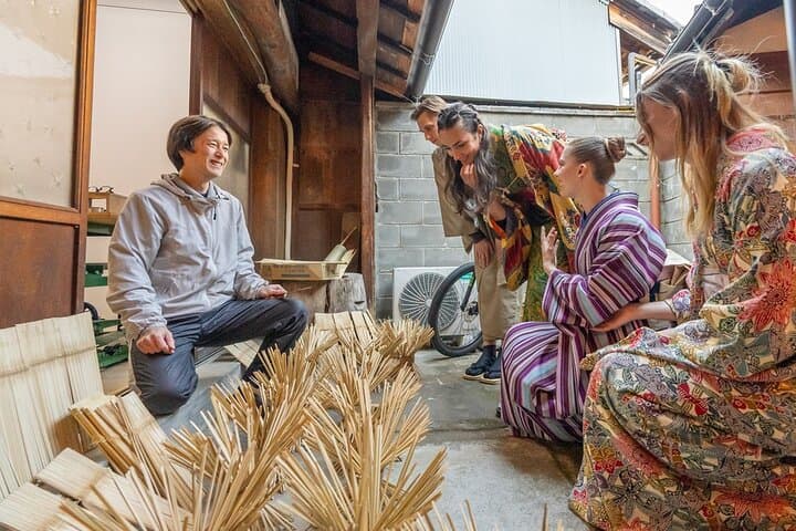 Lantern and Mini Japanese Umbrella Painting with Artisan Visit — photo 7