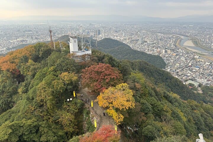 2 Hour Private Scenic Mountain Castle Tour in Gifu — photo 11