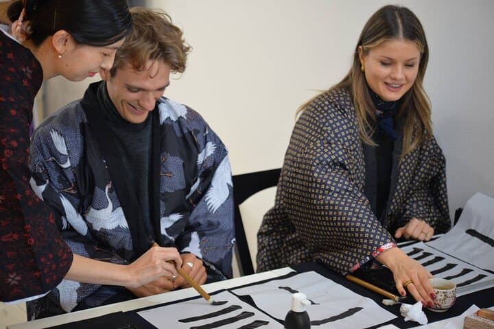 Private Japanese Calligraphy Class in Shibuya Tokyo — photo 4