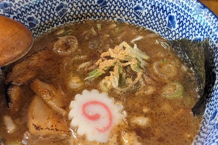Himeji Tour with Castle Visit and Authentic Ramen Experience — photo 3