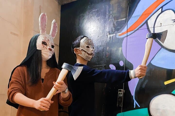 Axe Throwing — photo 1