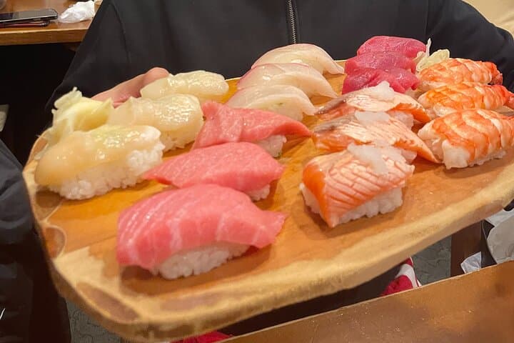 【Spanish/English】Cherry blossom Night Festival and Hidden Sushi - — photo 4