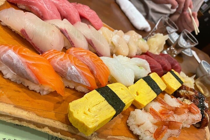 【Spanish/English】Cherry blossom Night Festival and Hidden Sushi - — photo 3