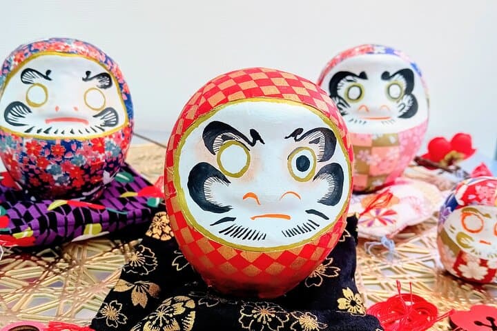 Daruma Workshop by Making your Own Japanese Souvenir in Shinjuku — photo 1