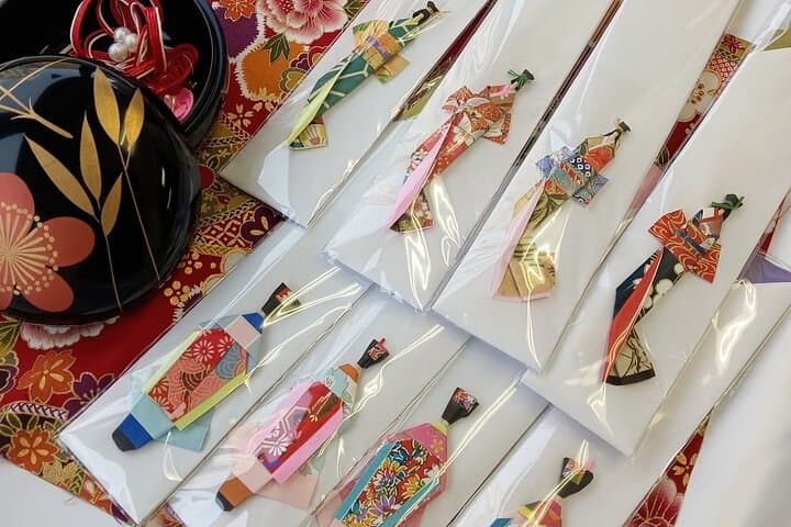 Daruma Workshop by Making your Own Japanese Souvenir in Shinjuku — photo 8