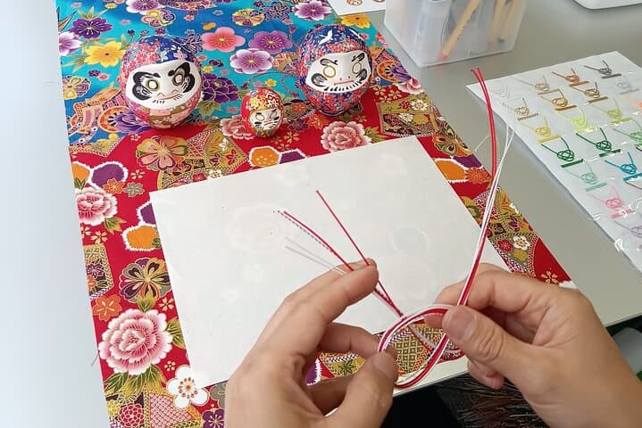 Daruma Workshop by Making your Own Japanese Souvenir in Shinjuku — photo 11
