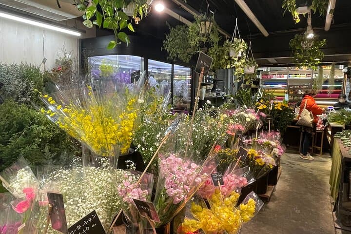 Vegan Edible Flower Sushi Making and Vegetable Tour in Kyoto — photo 11