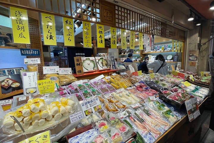 Vegan Edible Flower Sushi Making and Vegetable Tour in Kyoto — photo 13