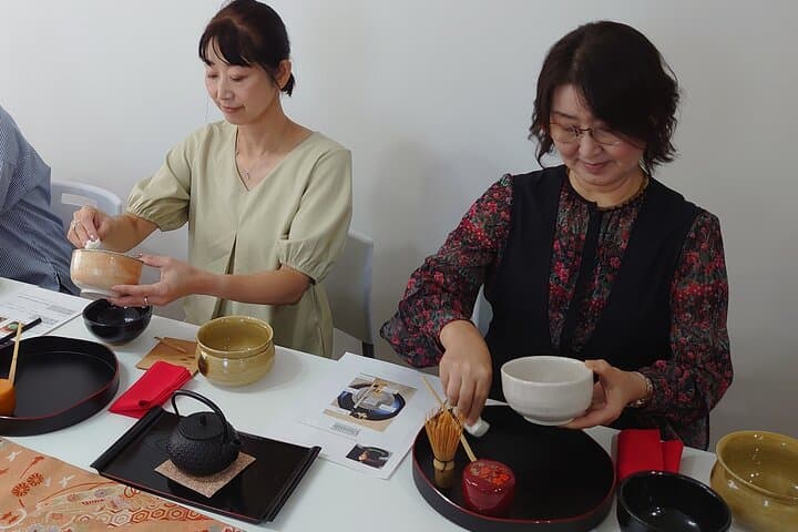 Authentic Tea Ceremony with Wagashi near Dotonbori — photo 3