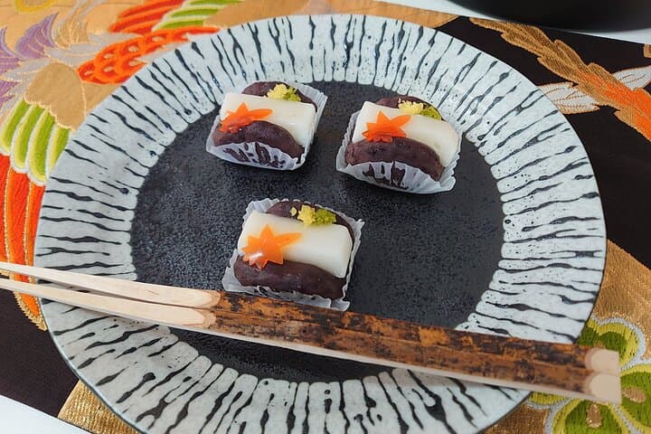 Authentic Tea Ceremony with Wagashi near Dotonbori — photo 5