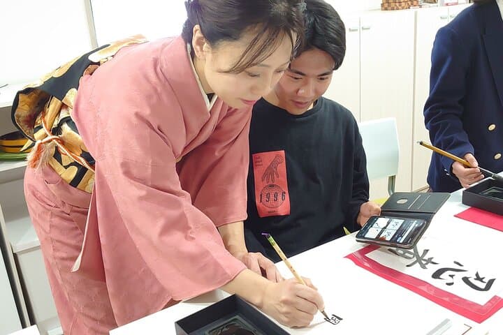 Traditional Calligraphy Experience near Dotonbori — photo 9