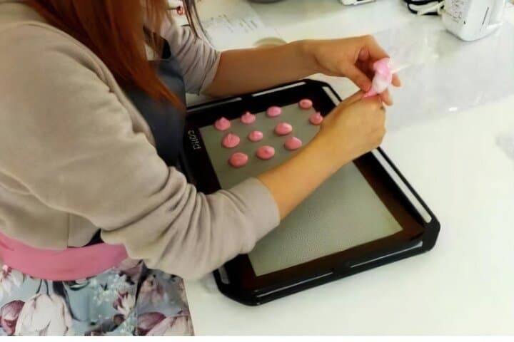 Real Flower Cake Cooking Experience in Nerima,Tokyo — photo 5