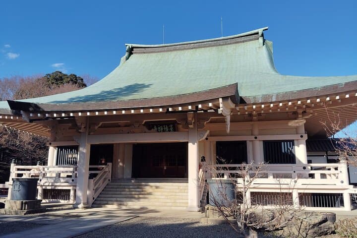Gotokuji Temple Walking Tour with Numerous Cat Statues — photo 10