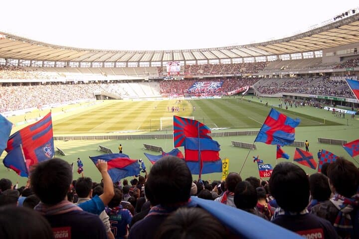 Tokyo: Soccer/Football Match with a Local Fan(with TICKET) — photo 6