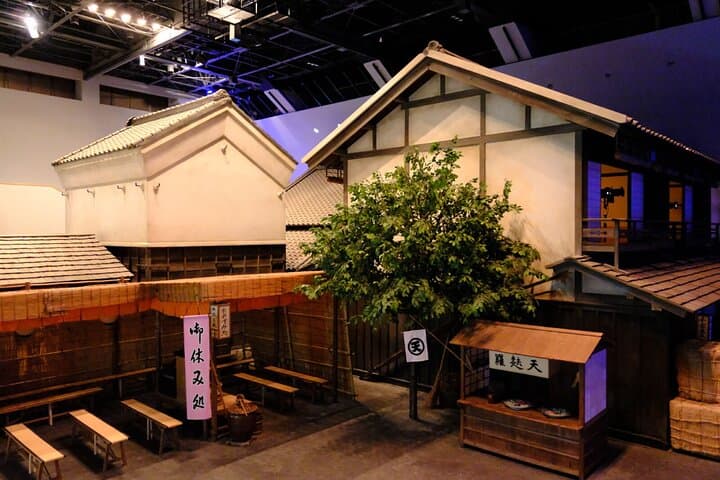 Tokyo Tour Imperial Palace, Sake, Robots, Gardens and Edo Museum — photo 6