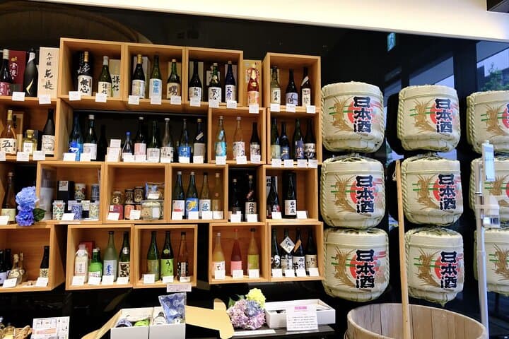 Tokyo Tour Imperial Palace, Sake, Robots, Gardens and Edo Museum — photo 5