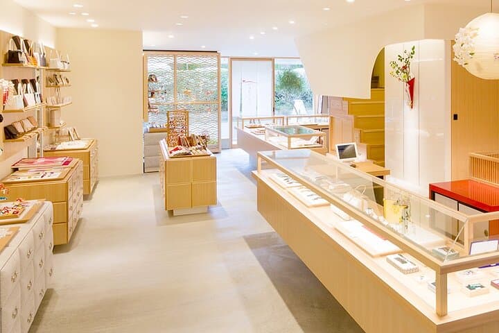 Traditional Japanese Kanzashi Making Experience in Kyoto — photo 3