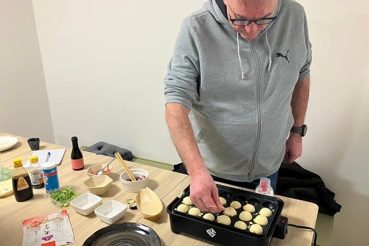 Osaka Okonomiyaki Cooking Class "Learn here and make it at home" — photo 12