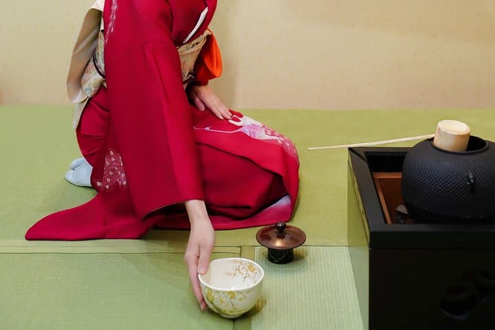 Japanese Matcha Tea Ceremony and Kimono Experience in Hanayaka — photo 13