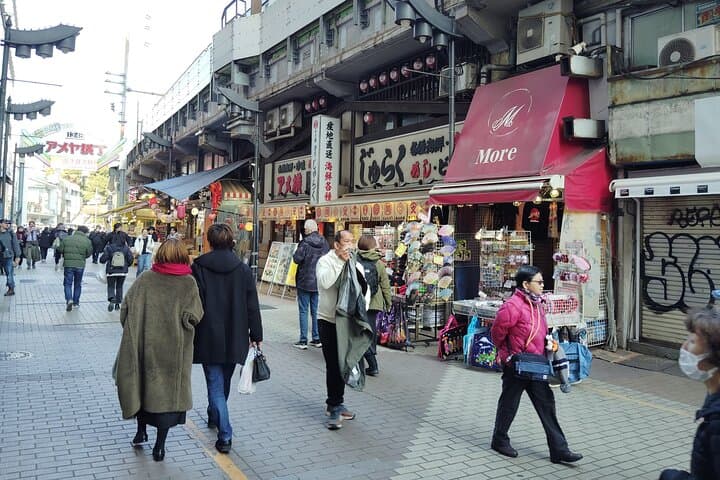 Tokyo: Ueno Retro Night Guided Tour of Ameyoko Bars — photo 10