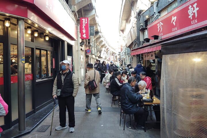 Tokyo: Ueno Retro Night Guided Tour of Ameyoko Bars — photo 2