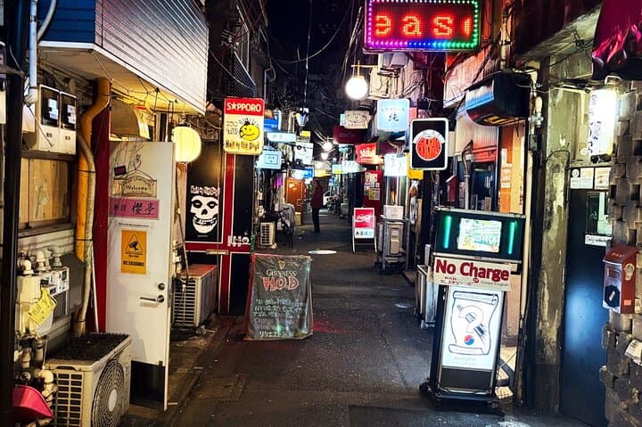 [Private]Shinjuku Golden Gai Bar Hopping w/ Japanese Local Guide — photo 6