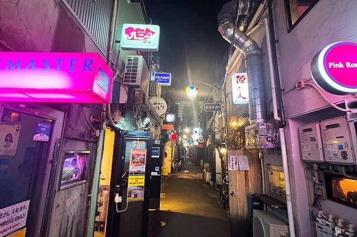 [Private]Shinjuku Golden Gai Bar Hopping w/ Japanese Local Guide — photo 9