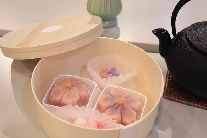 Experience Tsumami Zaiku and Making Wagashi in Tokyo — photo 14