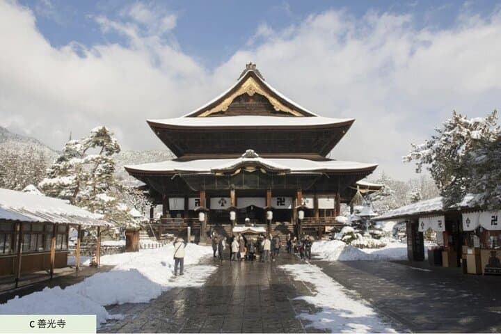 Myoko and Madarao Day Tour Snow Monkeys, Zenkoji and Sake — photo 4