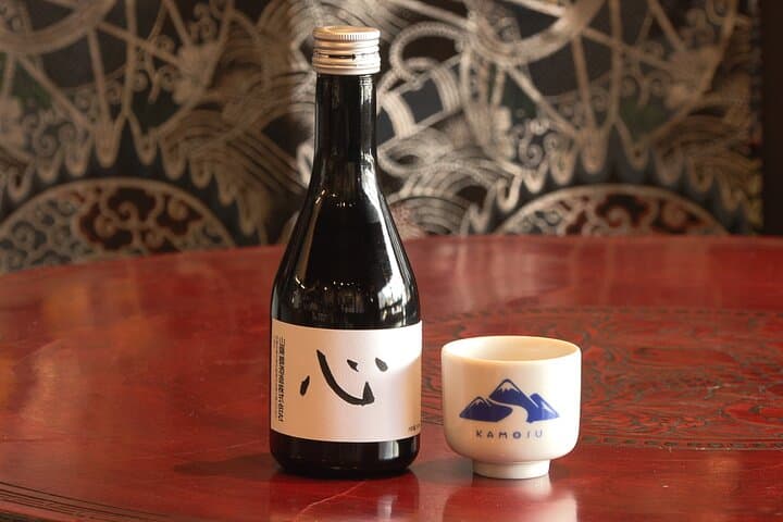 Hiroshima Saijo Sake Tasting Calligraphy and Dinner Private Tour — photo 5