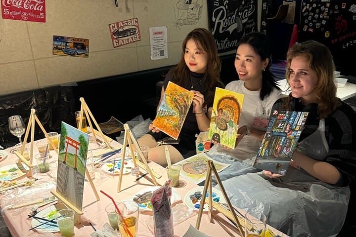 Seasonal Japanese Culture Osaka Paint and Wine Experience — photo 10