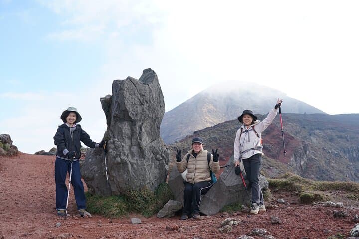 Active Volcano Hiking Tour: Mt. Shinmoe, Miyazaki–Kagoshima,Japan — photo 9