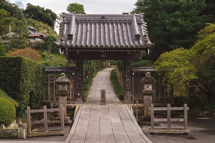 Kamakura and Enoshima Private Tour with English Speaking Driver — photo 12