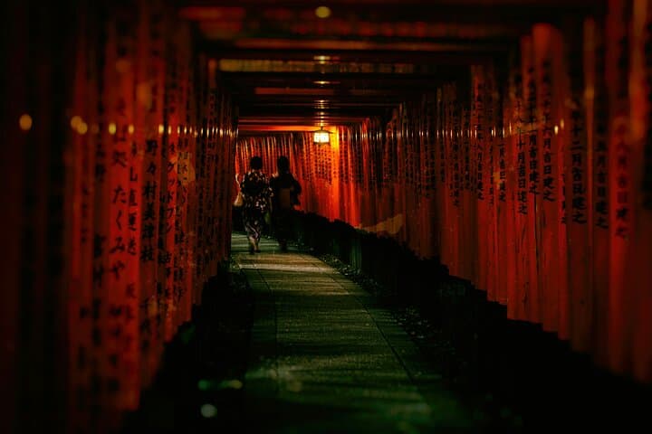Kyoto Fushimi-Inari Night Walking Tour — photo 3