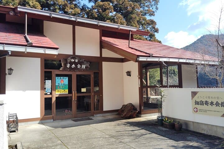 Yosegi Zaiku Craft Experience in Hakone — photo 13