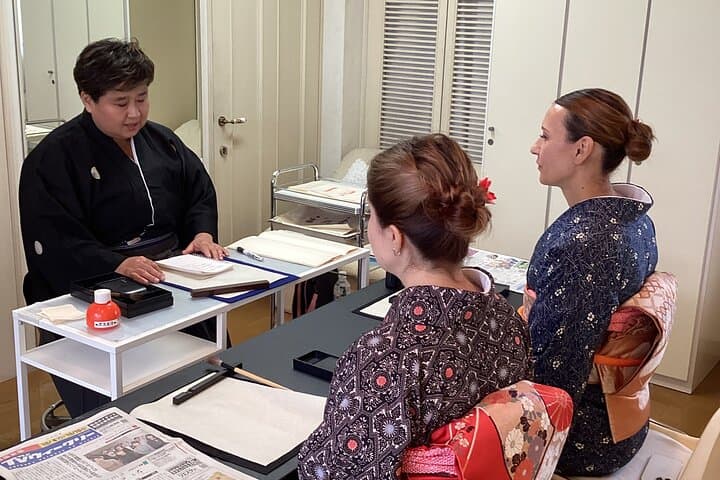 Authentic Kimono & hair styling by pro stylists + Japanese crafts — photo 6