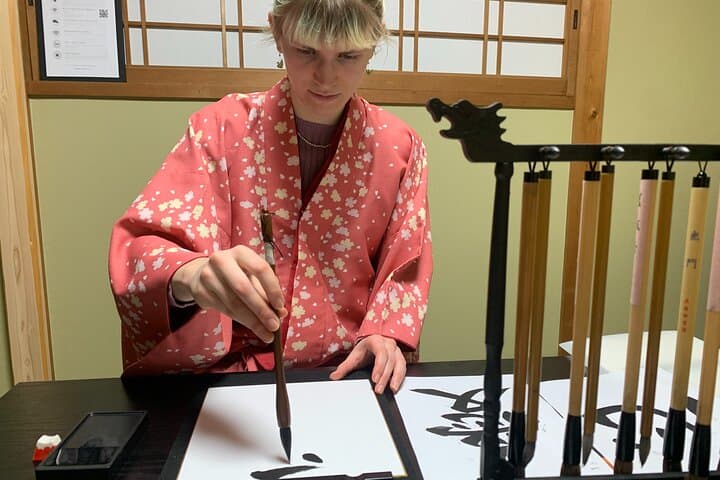 Kyoto: Japanese Calligraphy Class in 150 years old townhouse — photo 2