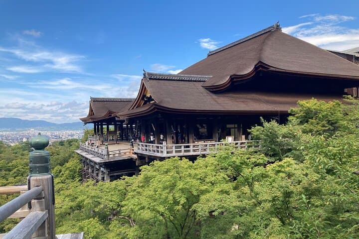 Kyoto Guided Walking Tour Highlight of Kiyomizu & Fushimi Inari — photo 3