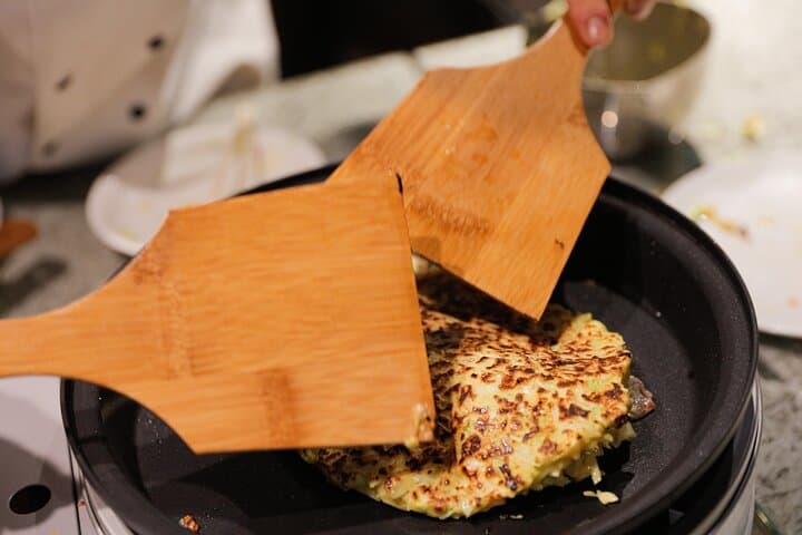 Okonomiyaki making experience~Japanese popular food — photo 10