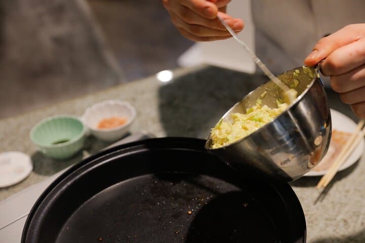 Okonomiyaki making experience~Japanese popular food — photo 8