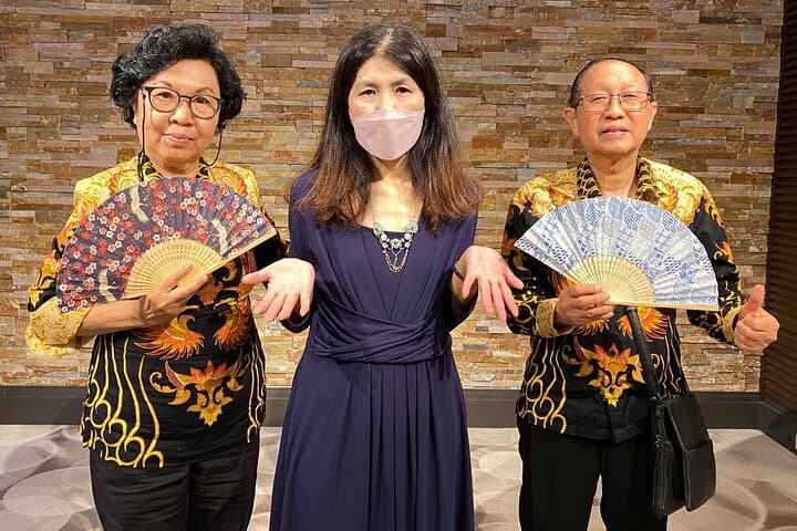 Making traditional Japanese cultural fans in Tokyo — photo 1