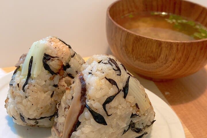 Experience a day Like a Local: Miso-soup Making & Sakura Viewing — photo 13