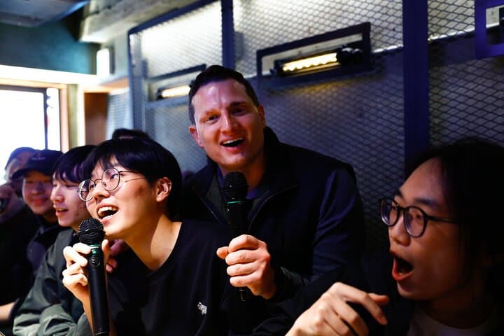 Urban camping at Shinjuku Kabukicho 【BBQ】w/ Local Guide — photo 9