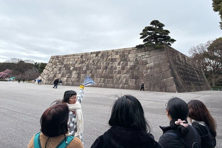 Tokyo Imperial Palace with Kagurazaka Alley Tour — photo 7