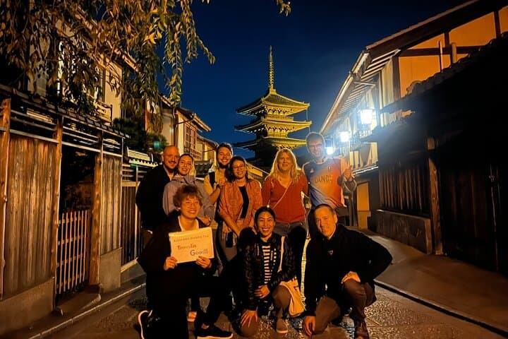 Kyoto: Gion Magical Night Walking Tour — photo 5