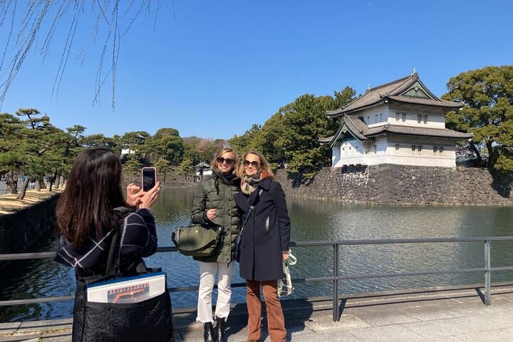 Tokyo Private Tour: Imperial Palace East Gardens&Edo Castle Ruins — photo 3