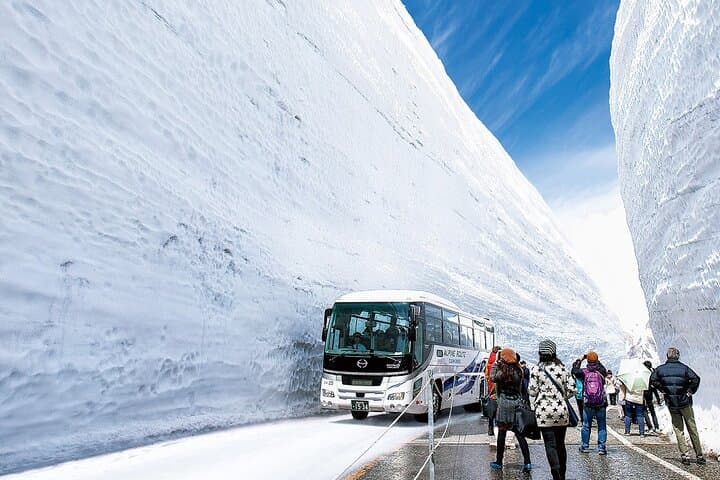 Day Trip to Tateyama Kurobe Alpine Route from Nagoya — photo 2