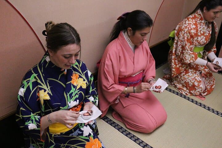 Learn Zen of Making tea Matcha,enjyoing Wagashi/Osaka Castle — photo 14