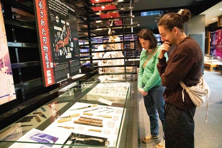 Explore Traditional and Modern Blade Techniques Tour — photo 9